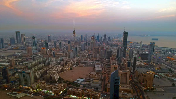 Gün batımından önce Kuveyt City Lights