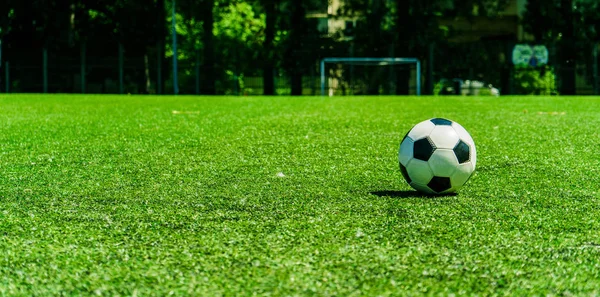 Футбольный Мяч Футбольном Поле — стоковое фото