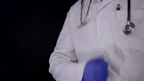 Doutor Luvas Látex Azul Fazendo Polegares Para Cima Após Terapia — Vídeo de Stock