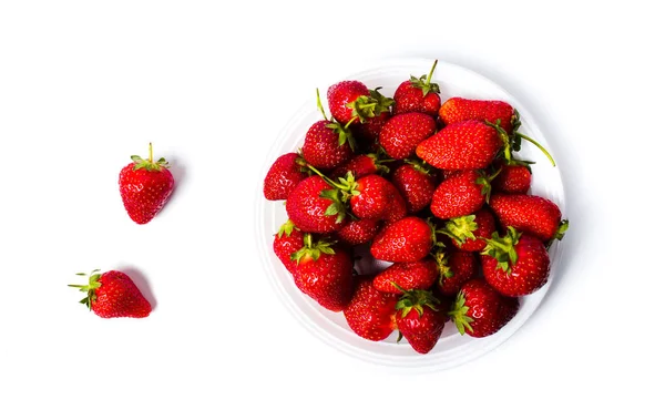 Bund Erdbeeren Auf Weißem Hintergrund Von Oben — Stockfoto
