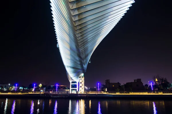 Dubai Förenade Arabemiraten Maj 2018 Dubai Vatten Kanalen Moderna Gångbron — Stockfoto