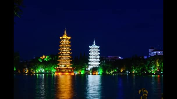 广西著名旅游景点桂林双子塔 Timelapse — 图库视频影像