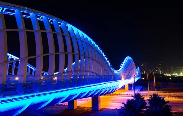 Nowoczesny Most Meydan Dubaju Nocy — Zdjęcie stockowe