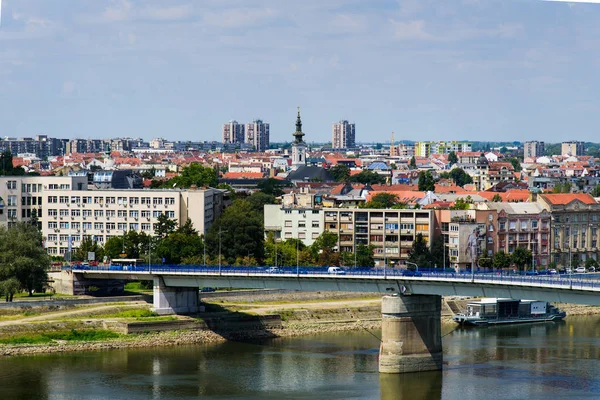 Paisaje Urbano Novi Sad Sobre Río Danubio Norte Serbia — Foto de Stock