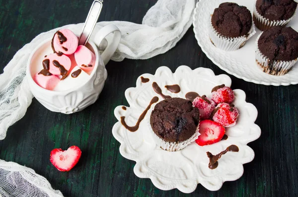 Chocolate Muffin Marshmallow Plate Top View — Stock Photo, Image