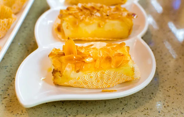 Chinese Dessert Made Fried Fresh Milk Apricot Slices — Stock Photo, Image