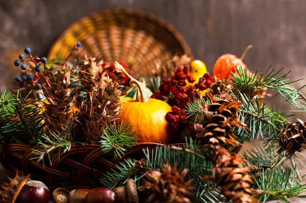 Otoño Símbolos Festivos Una Caja Madera — Foto de Stock