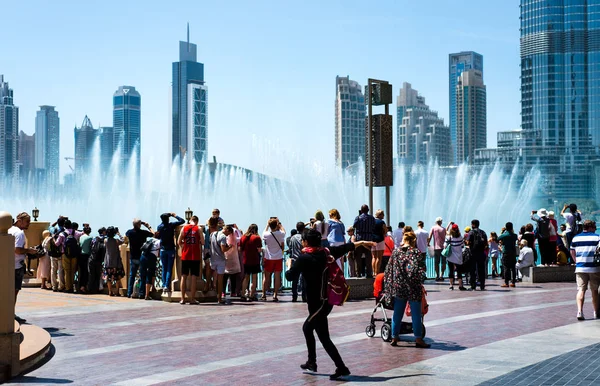 Dubai United Arab Emirates March 2018 People Gather Dubai Mall — Stock Photo, Image
