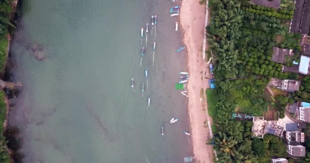 Turistler Yangshuo Çin Hava Görünümünde Nehri Üzerinde Seyir — Stok video