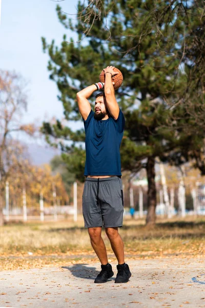 Man Playing Basketball Park Close — Stock Photo, Image