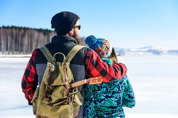 Couple Enjoying Day Frozen Lake Surface — Stock Photo, Image