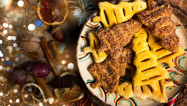 Árvore Natal Forma Pastelaria Doces Para Feriado Feliz — Fotografia de Stock