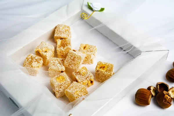 Turkish Delight Dessert Med Pistage Vit Bakgrund — Stockfoto