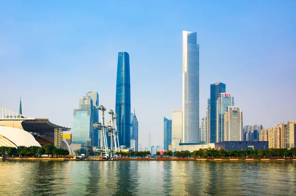 Guangzhou China Januari 2018 Moderne Stadsgezicht Van Guangzhou Weerspiegeld Perl — Stockfoto