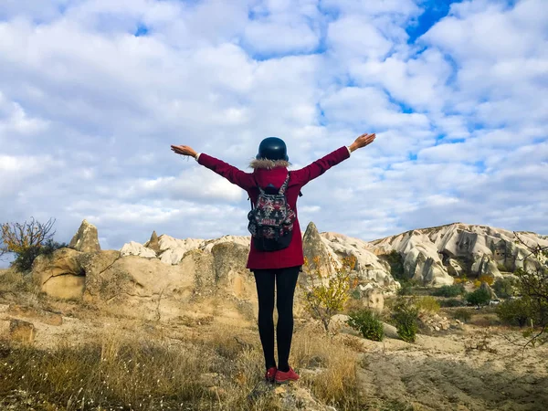 Fille Profiter Vue Imprenable Sur Cappadoce Turquie — Photo