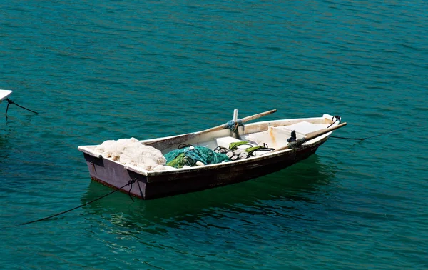 Barca Pesca Galleggiante Mare Con Rete Pesca — Foto Stock