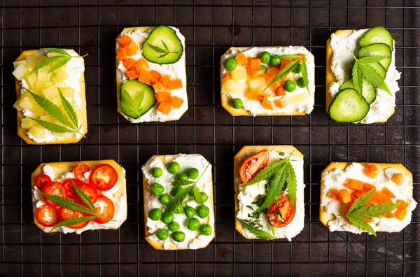 Sanduíches Saudáveis Com Maconha Legumes Flat Lay — Fotografia de Stock