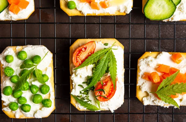 Sanduíches Saudáveis Com Maconha Legumes Flat Lay — Fotografia de Stock