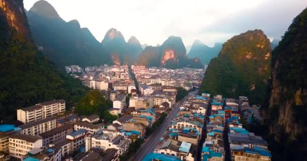 Soluppgång Över Travel Town Yangshuo Nära Guilin Kina — Stockvideo