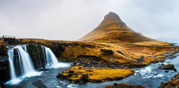 Célèbre Kirkjufellsfoss Waterfal Dans Péninsule Snaefellsnes Islande — Photo