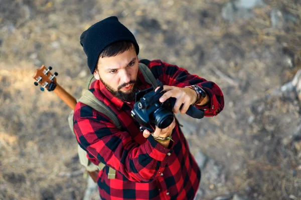 Man Tar Bild Utomhus Ovanifrån — Stockfoto