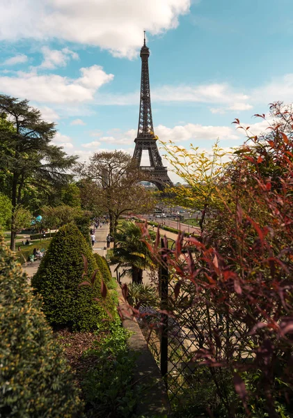 Eiffeltornet på en solig dag — Stockfoto