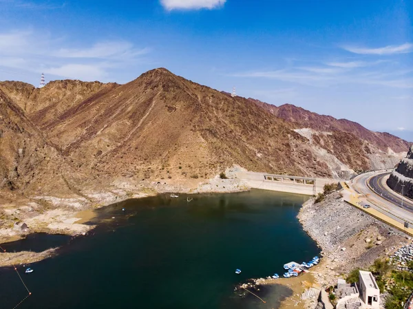 Barragem Al Rafisah em Khor Fakkan nos Emirados Árabes Unidos — Fotografia de Stock