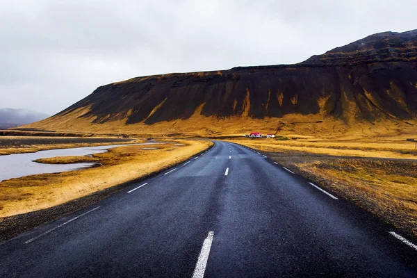 Islandzki road w Półwysep Snæfellsnes Islandii — Zdjęcie stockowe