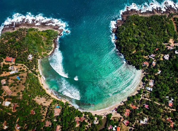 Playa Hiriketiya en Sri Lanka vista aérea — Foto de Stock
