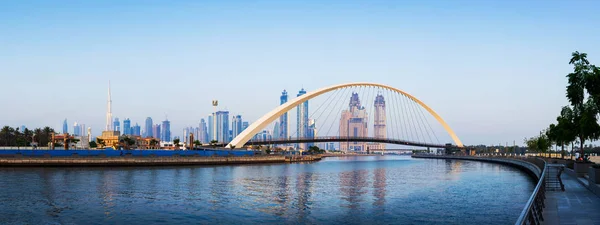 Vista panorámica de Dubai desde el canal de agua —  Fotos de Stock