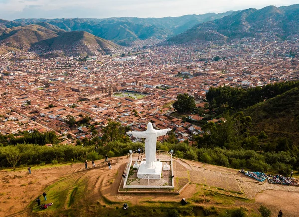 CUSCO, PERU: November 21, 2017 Aerial of the White Christ monument — Stock Photo, Image