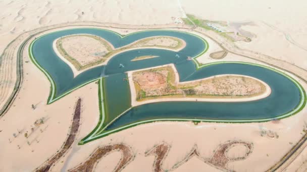 Forma Cuore Love Laghi Dubai Deserto Vista Aerea Filmati — Video Stock