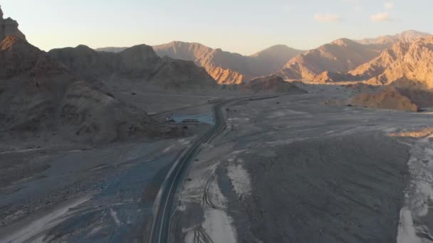 Desert Road Sandstone Rocks Ras Khaimah Aerial View — Stock Video