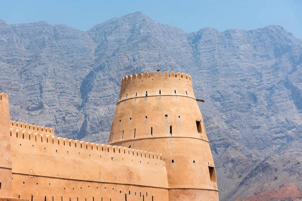 Крепость Буха близ Хасаба в Мусандаме Оман — стоковое фото