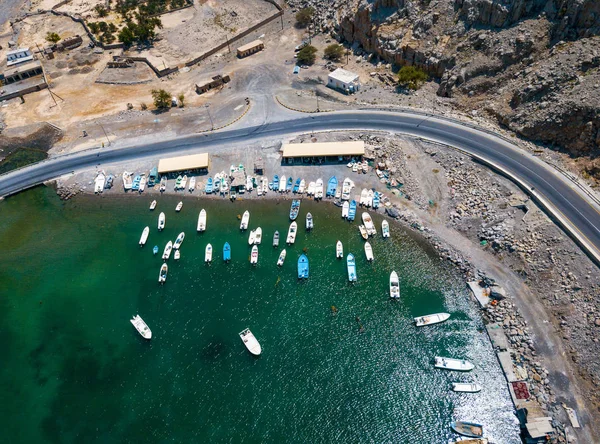Autopista costera y fiordos de Musandam en Omán vista aérea — Foto de Stock