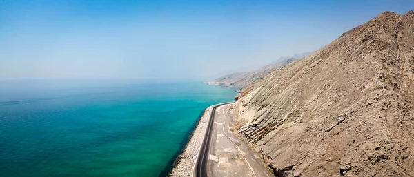 Nadmorska droga i wybrzeże w Oman Panorama lotnicza — Zdjęcie stockowe