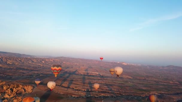 Capadocia Turquía Julio 2019 Globos Aire Caliente Volando Sobre Capadocia — Vídeos de Stock