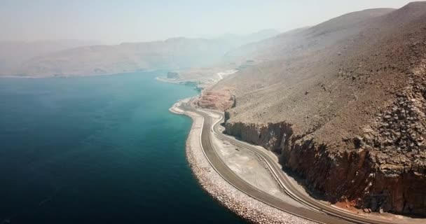 Παράκτια Οδός Και Θάλασσα Εναέρια Πλάνα Του Κυβερνείο Musandam Του — Αρχείο Βίντεο