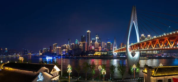 Chongqing, Kina-24 juli 2019: panoramautsikt över Chongqing sk — Stockfoto