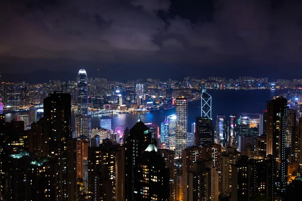 Hong Kong Night Skyline nowoczesny widok gród z Victoria — Zdjęcie stockowe