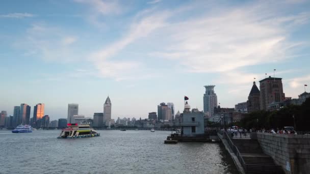 Шанхай Набережній Бунд Китаї Заході Переповнені Відвідувачами Спостерігати Вогні Міста — стокове відео