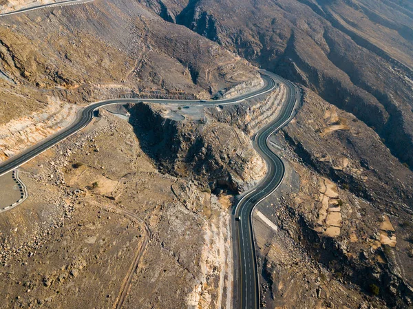 Pouštní horská silnice v UAE pohledu — Stock fotografie