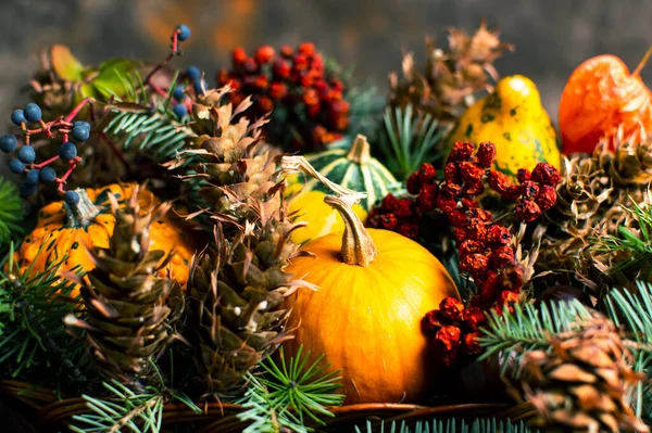 Otoño Símbolos Festivos Una Caja Madera — Foto de Stock