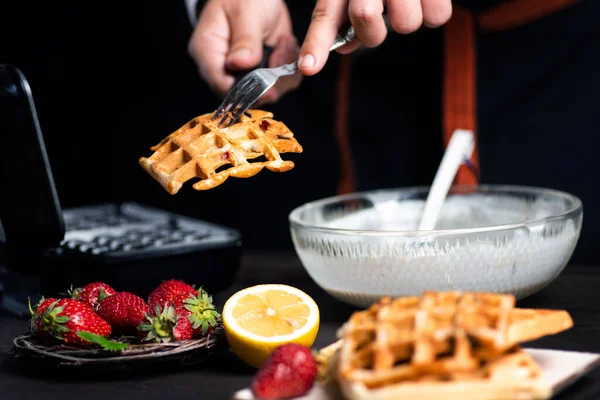 Man Making Waffles Waffle Machine Close — Stock Photo, Image