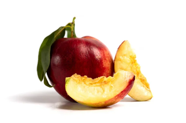 Čerstvé Nectarine Broskvové Ovoce Bílém Pozadí Izolované — Stock fotografie