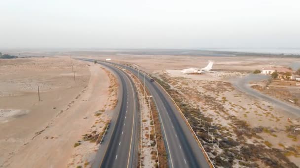 Umm Quwain Emirati Arabi Uniti Luglio 2020 Aereo Abbandonato Autostrada — Video Stock