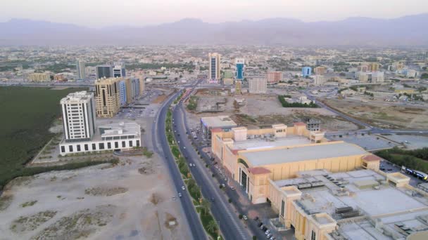 Jalan Khuzam Ras Khaimah Emirat Uea Dengan Pemandangan Langit Kota — Stok Video