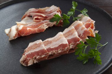 İspanyolca jambon, İtalyan Prosciutto Crudo ya da Parma jambonu, maydanoz ile plaka Kesim Makinası