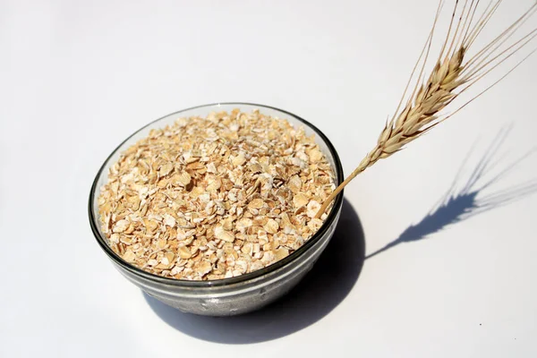 Cuenco Lleno Avena Avena Avena Tazón Cereal Sobre Fondo Blanco —  Fotos de Stock