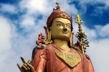 Namchi, Sikim, Hindistan 'da 21 Ekim 2019 - Samdruptse Tepesi' nde Sikkim 'in koruyucu azizi Guru Padmasambhava' nın (Guru Rinpoche) panoramik manzarası, Hindistan 'ın Sikkim şehrinde Namchi. 